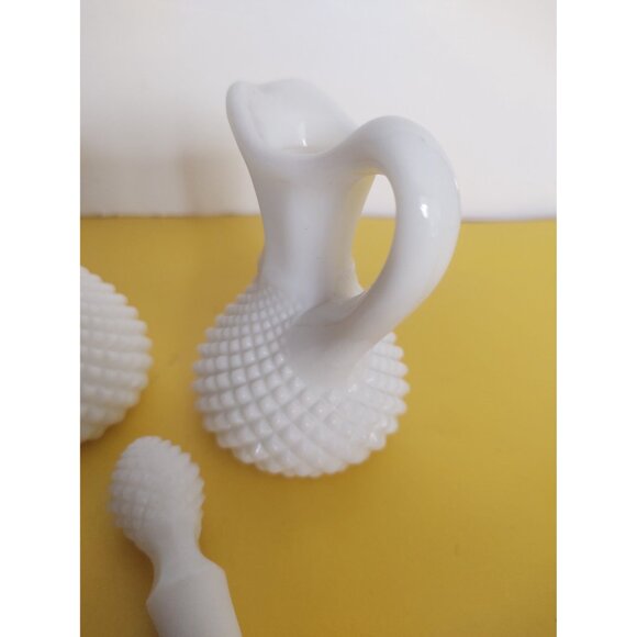 Vintage Westmoreland White Hobnail Milk Glass Oil/Vinegar Cruets With Stoppers - Picture 6 of 10